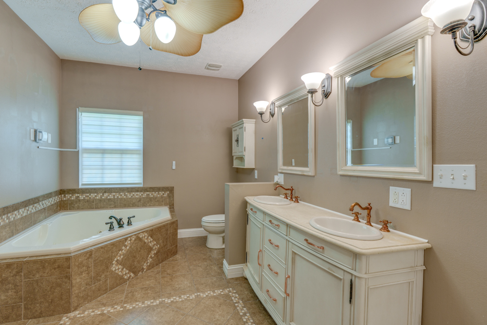 2108 S Hillside Lane Property Photo 36