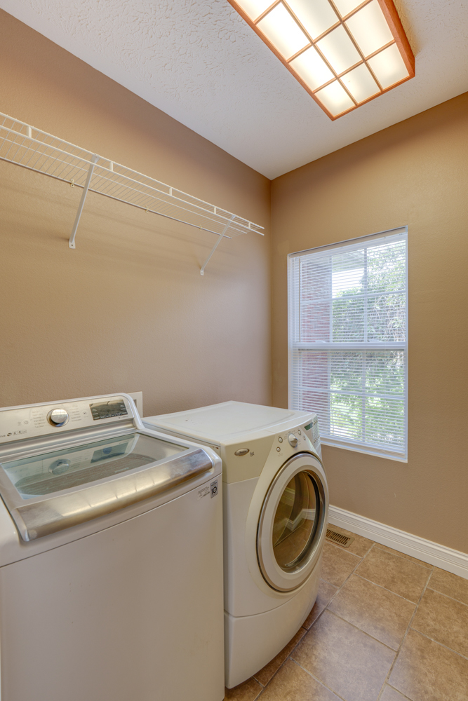 2108 S Hillside Lane Property Photo 41