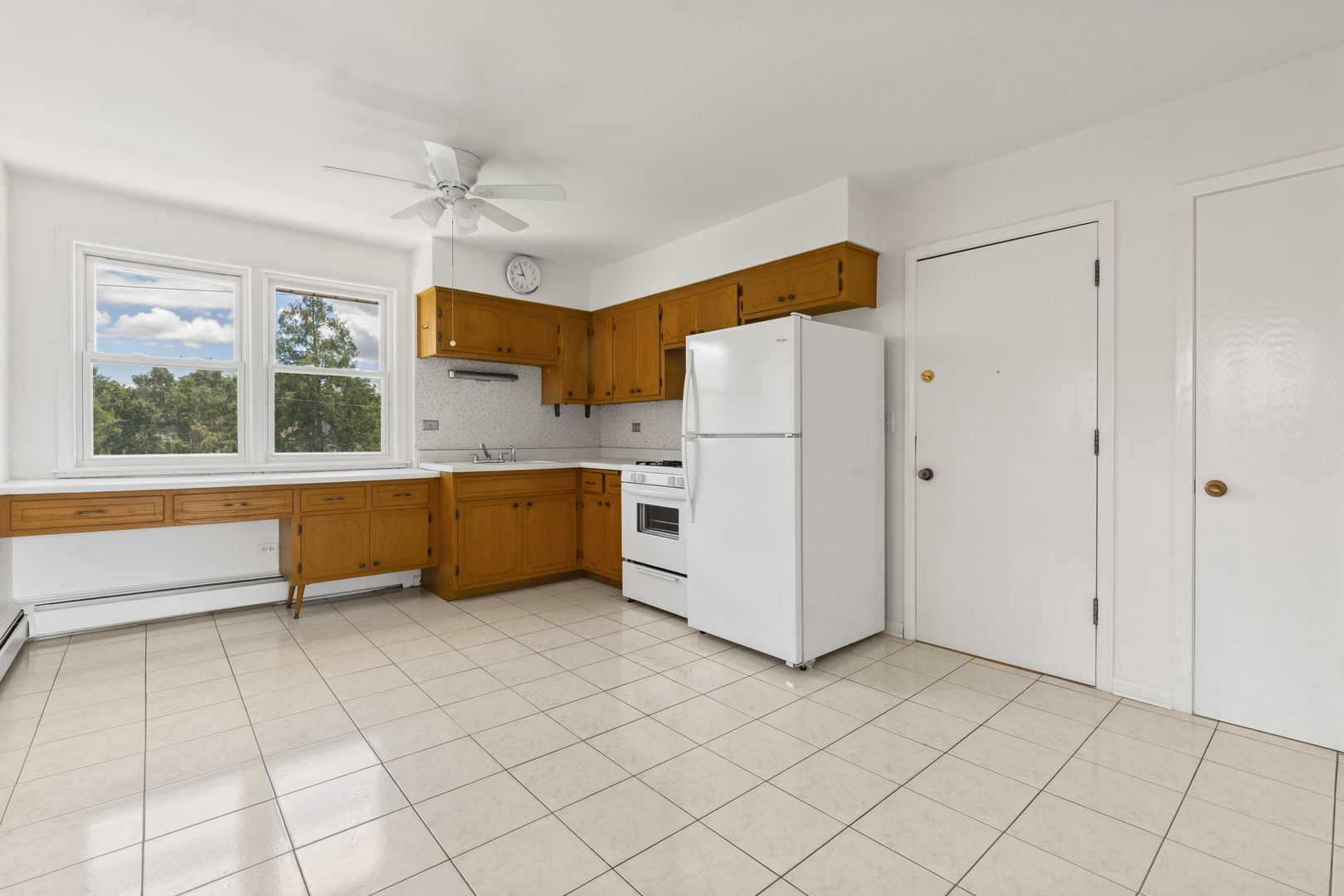 5947 N Odell Avenue 2n Property Photo 9