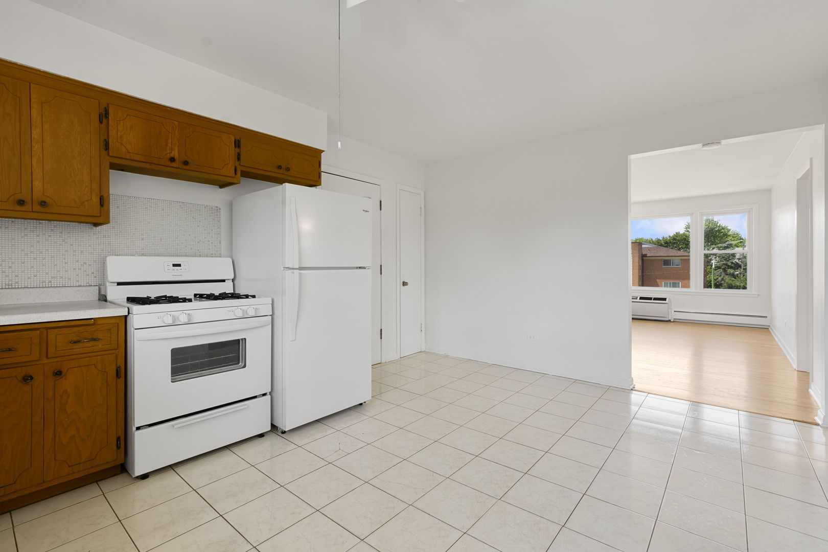 5947 N Odell Avenue 2n Property Photo 10