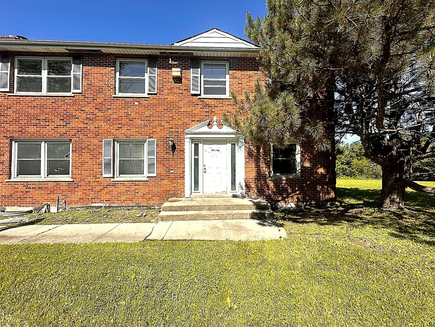 23060 Cicero Avenue Property Photo 1