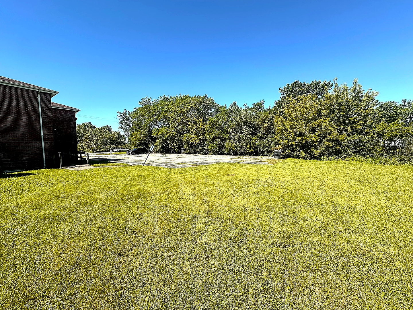 23060 Cicero Avenue Property Photo 3