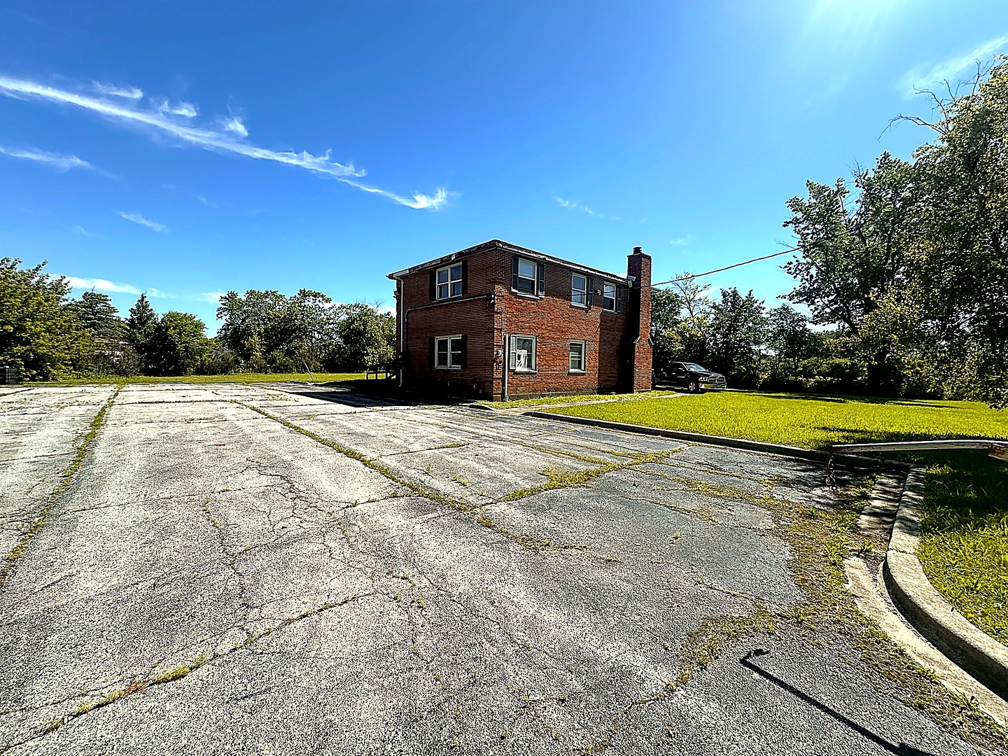 23060 Cicero Avenue Property Photo 5