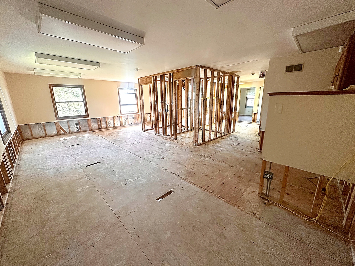 23060 Cicero Avenue Property Photo 8