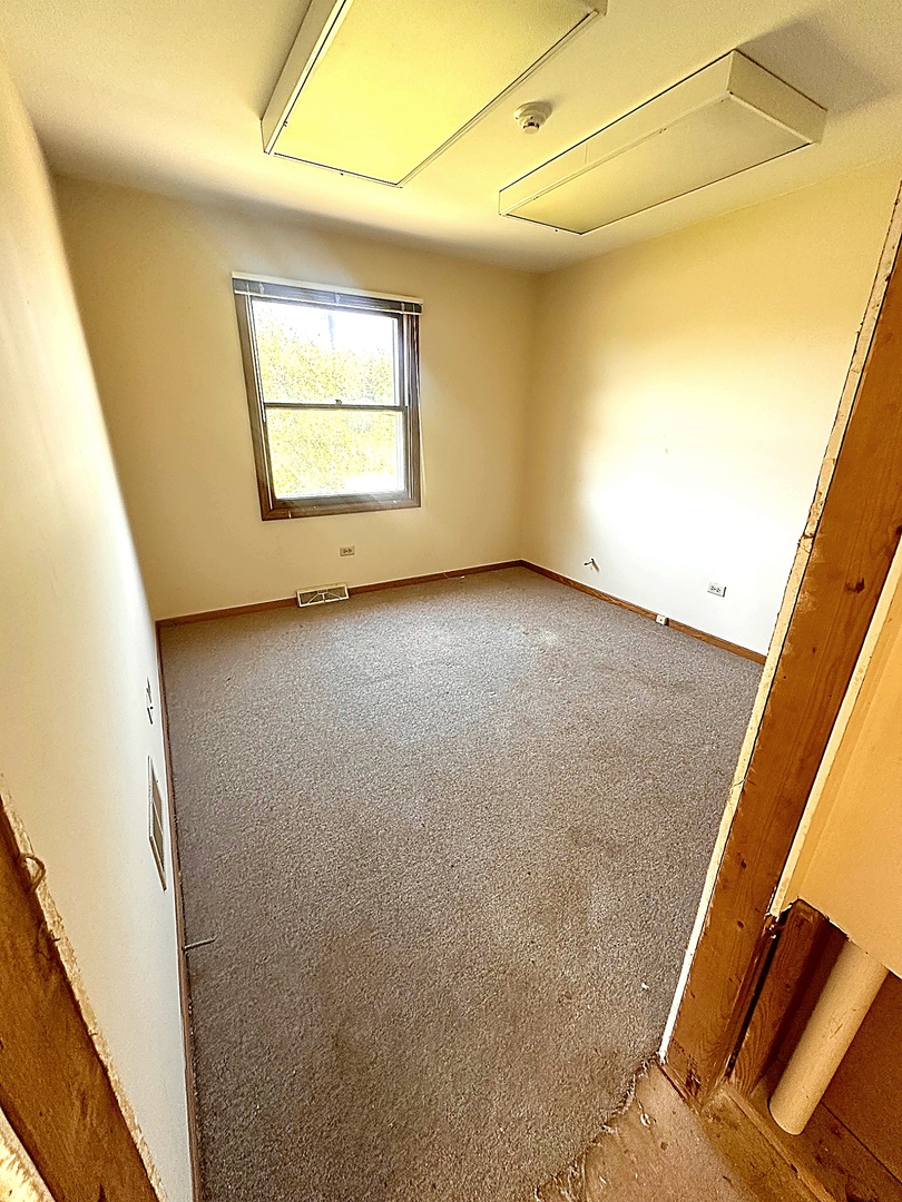 23060 Cicero Avenue Property Photo 11
