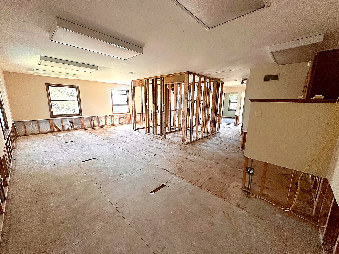 23060 Cicero Avenue Property Photo 14
