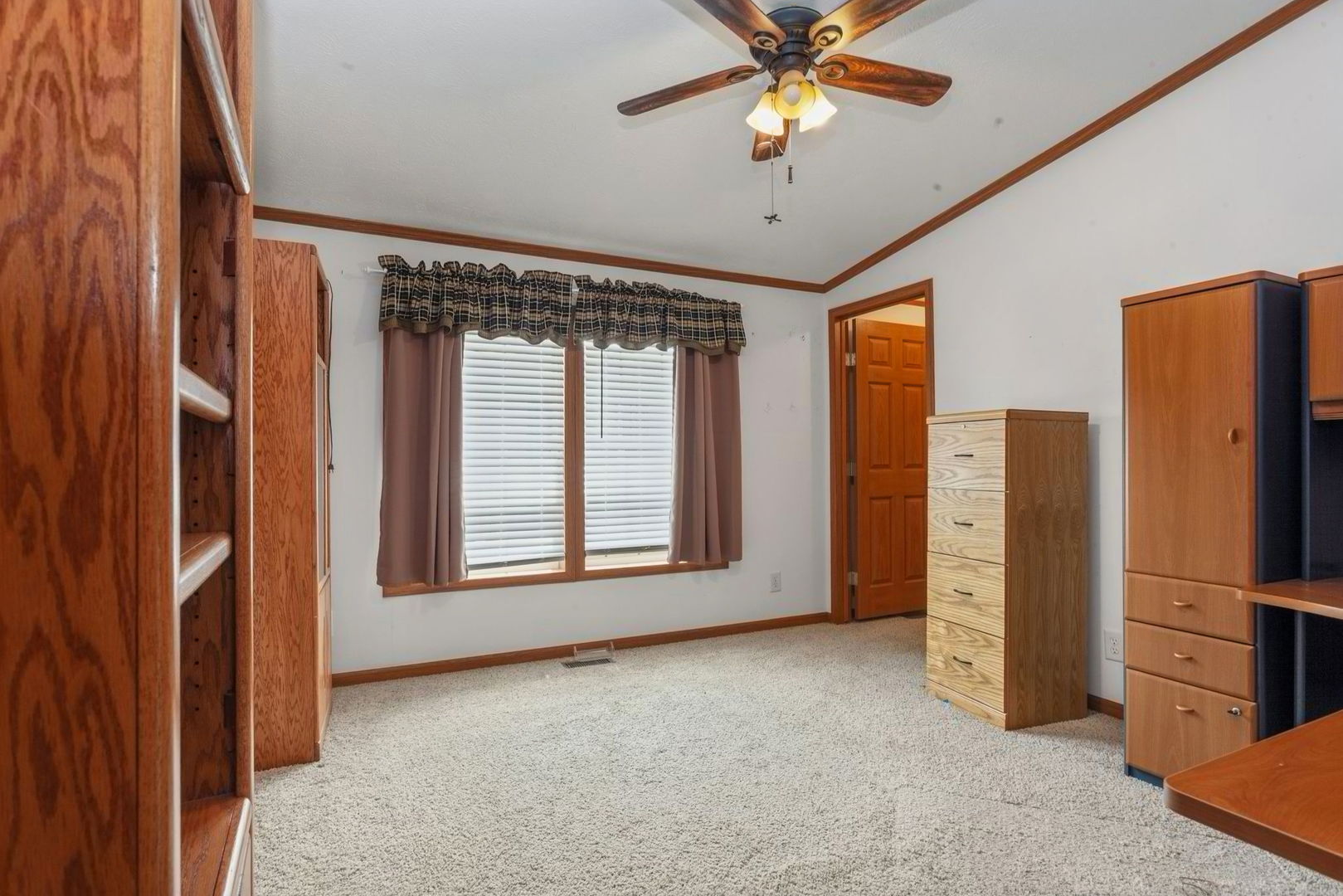 242 Fox Lane Property Photo 13