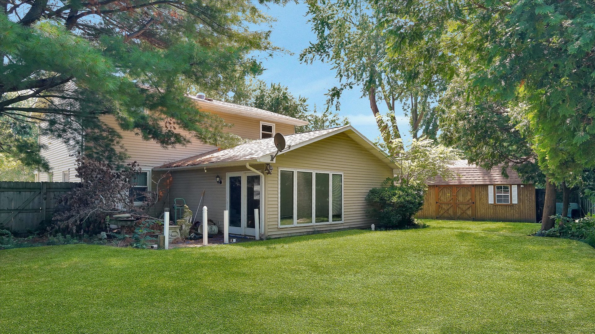 2305 Whitson Circle Property Photo 2