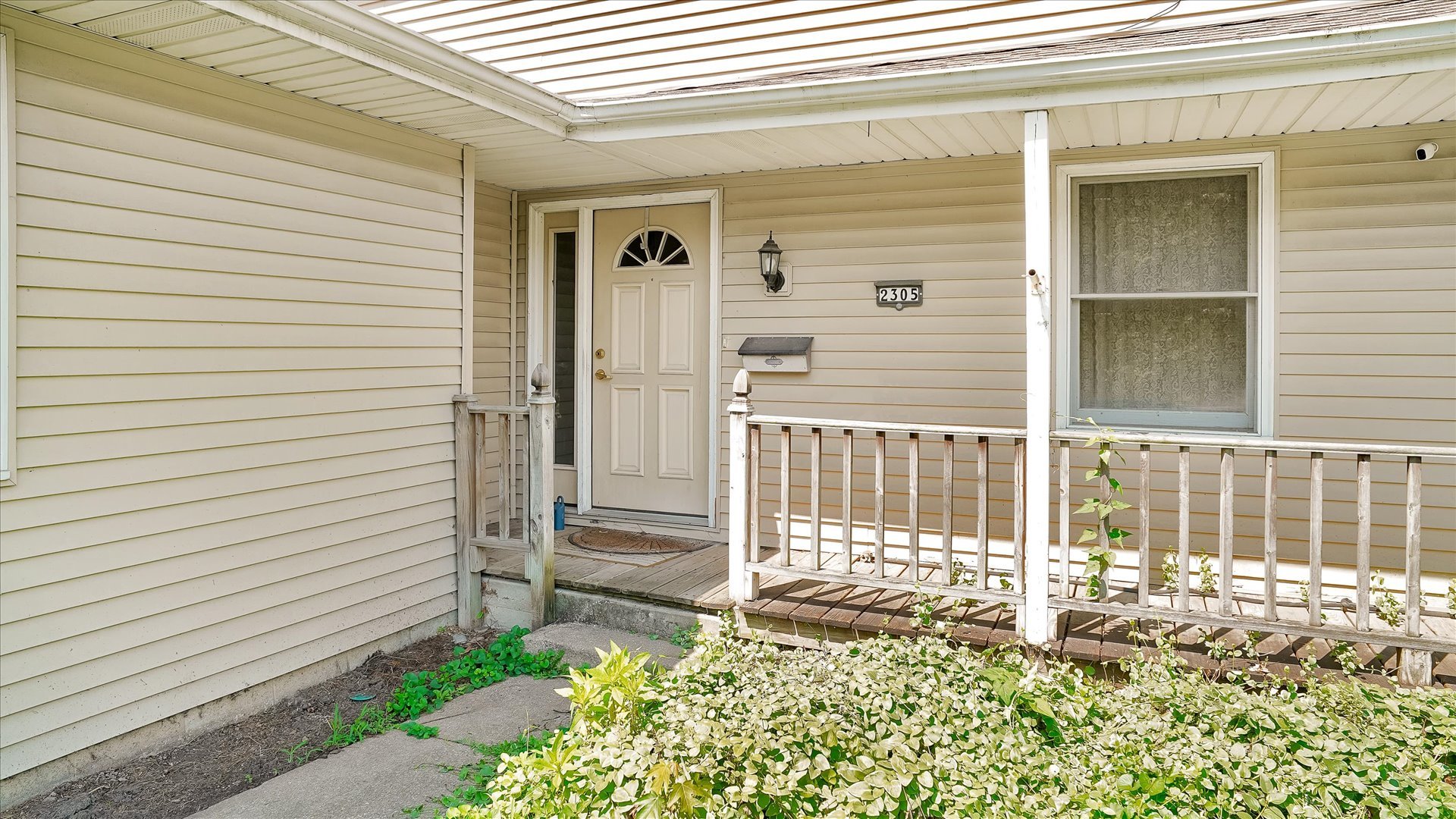2305 Whitson Circle Property Photo 3