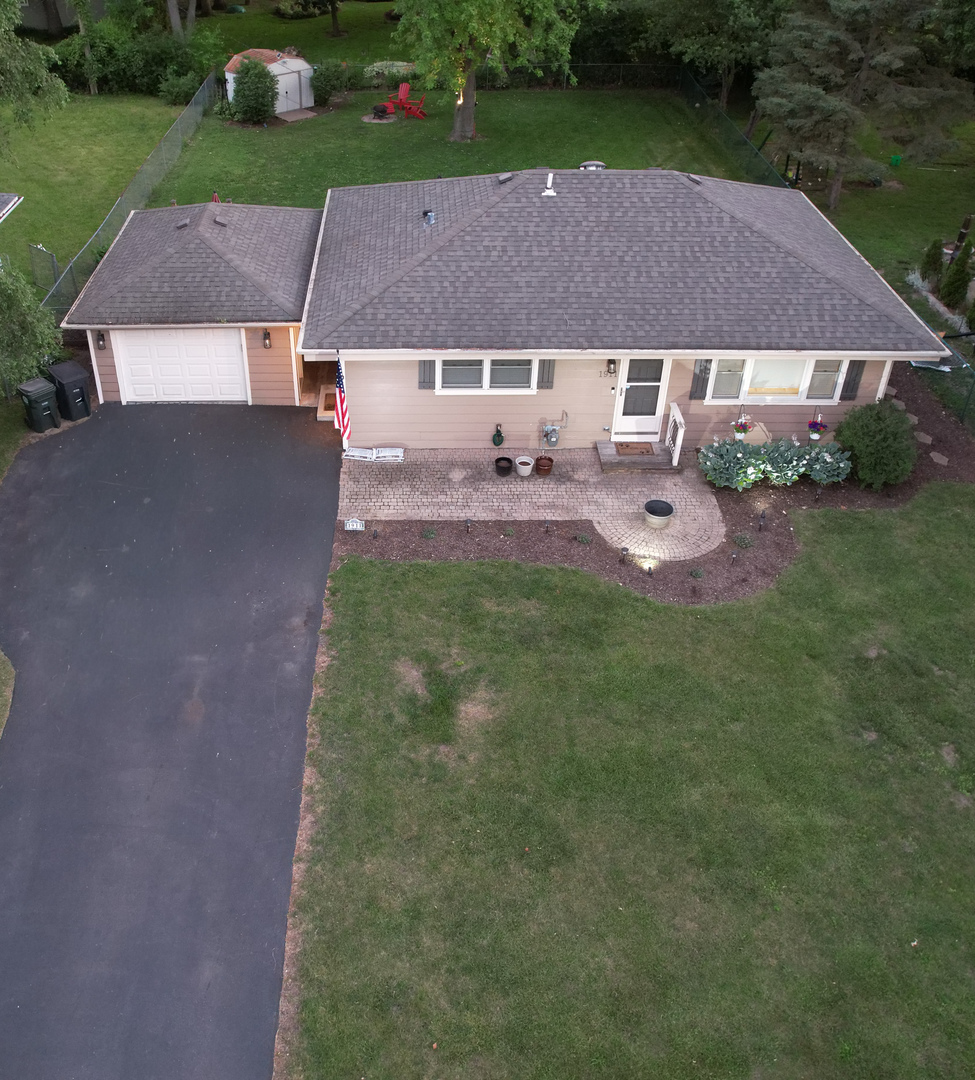 1911 Hazelwood Drive Property Photo 2