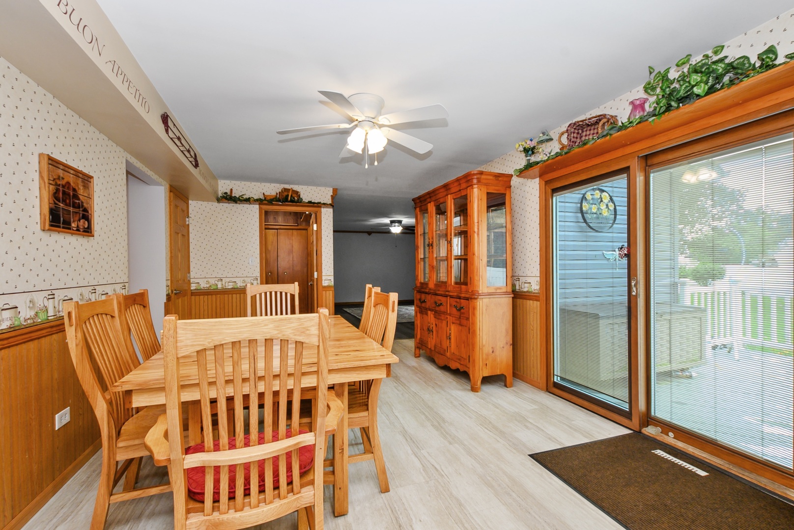 24806 S Potawatomie Trail Property Photo 8
