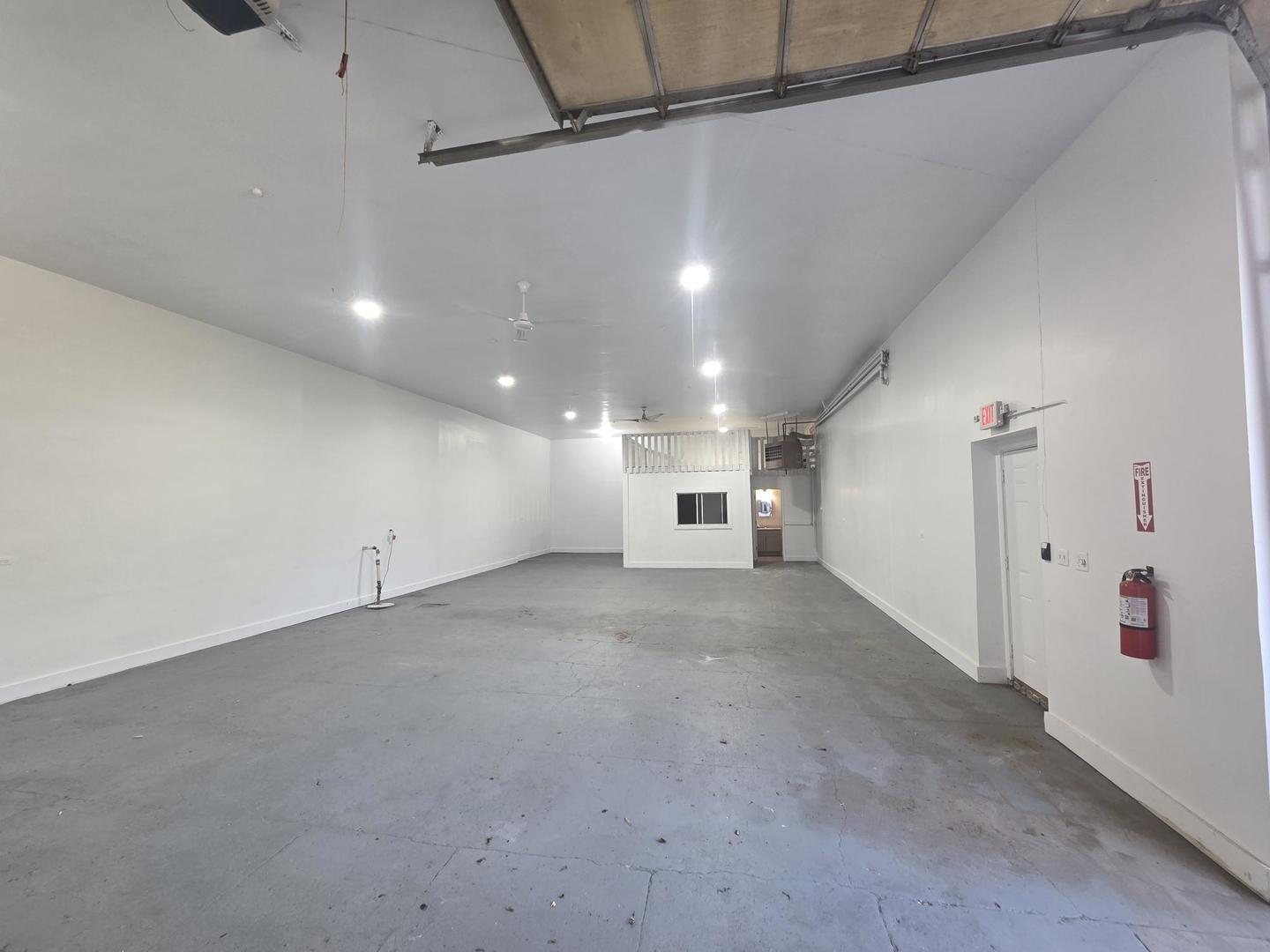 542 Washington Street B Property Photo 7