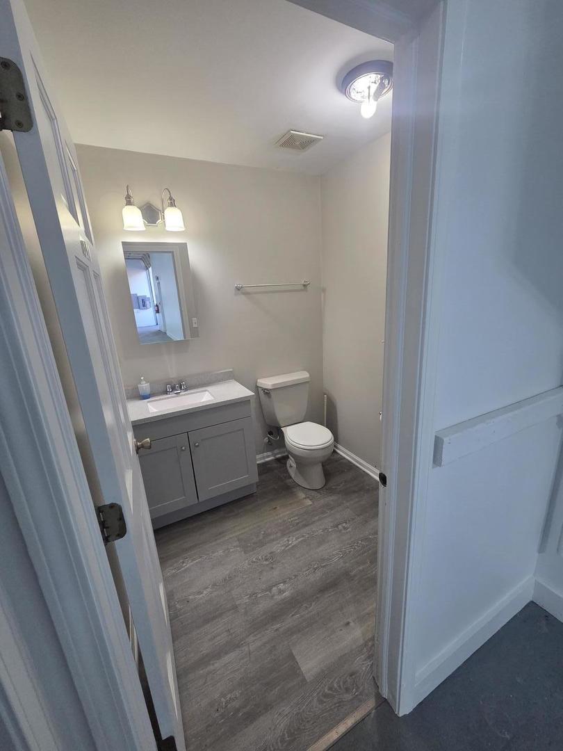 542 Washington Street B Property Photo 11