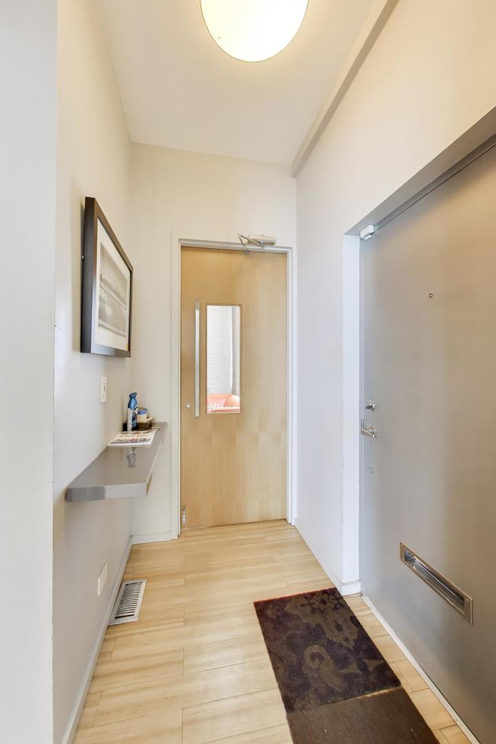 614 N Ashland Avenue Property Photo 4