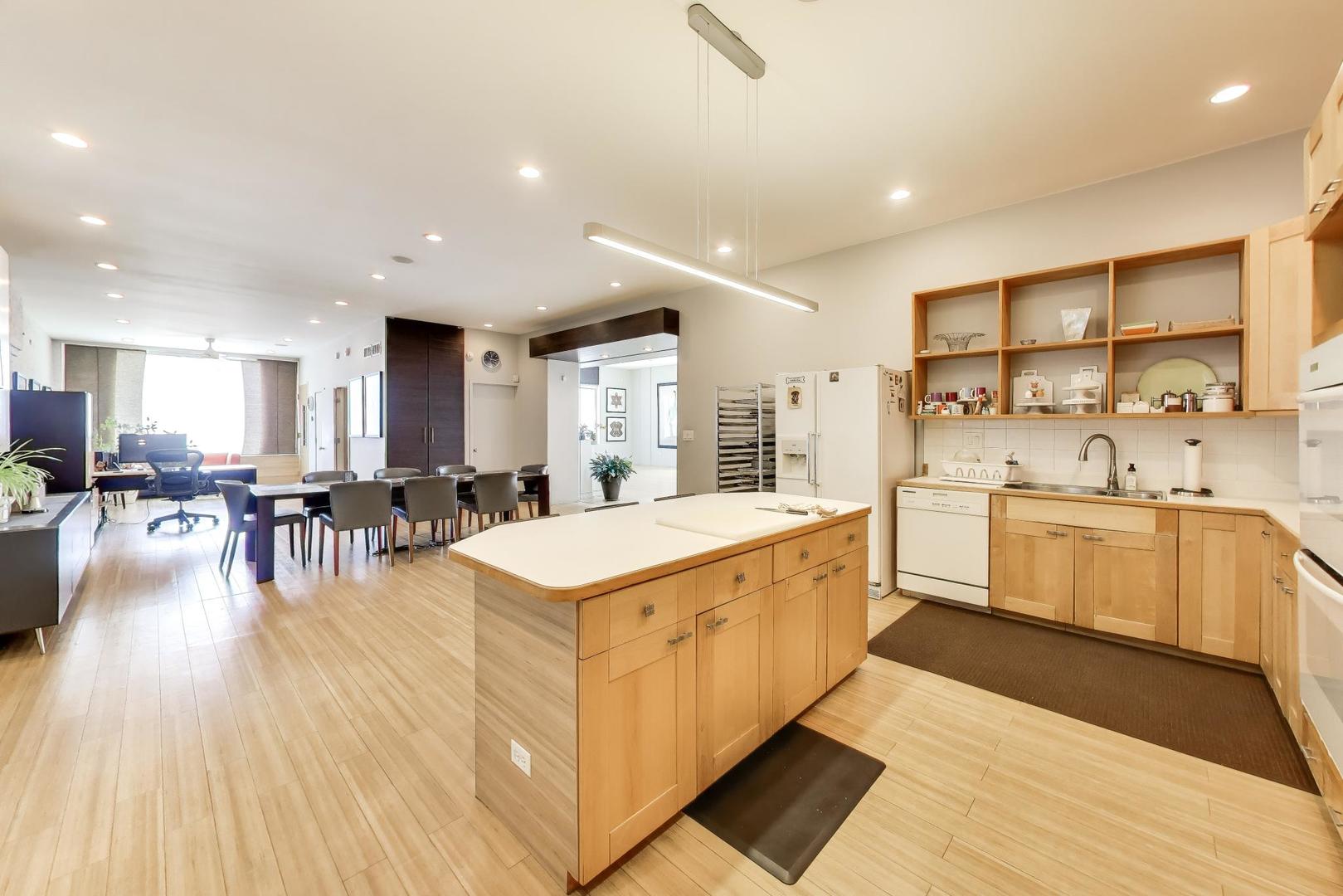 614 N Ashland Avenue Property Photo 10