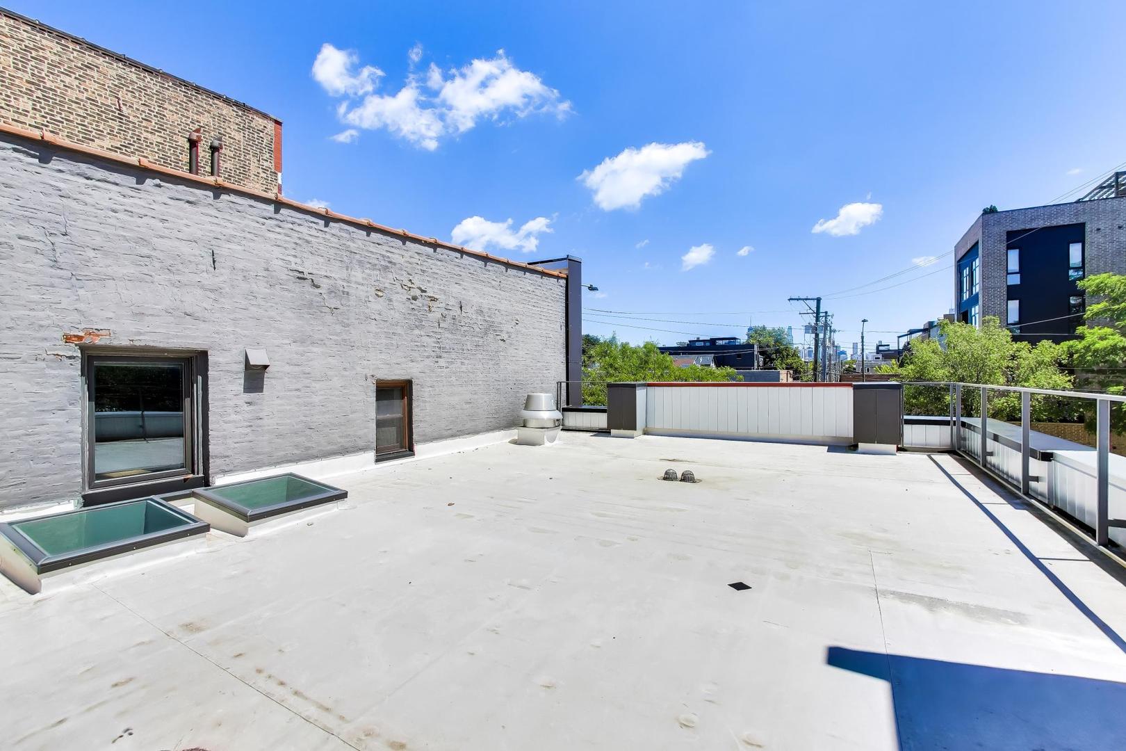 614 N Ashland Avenue Property Photo 16