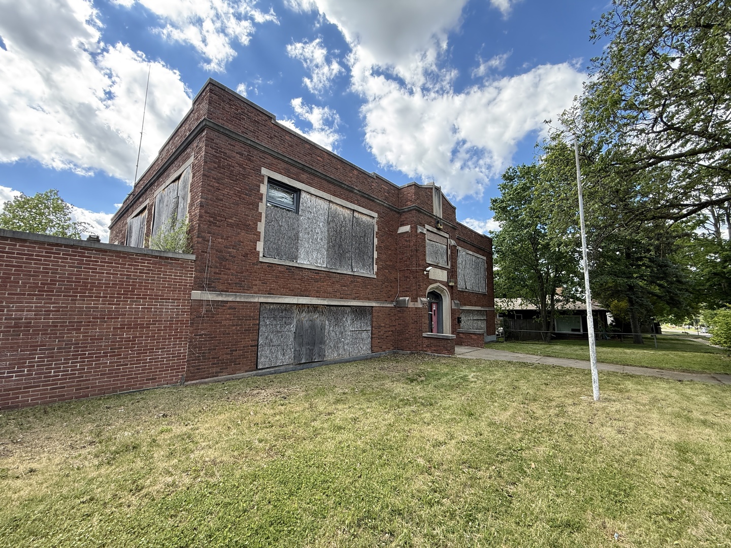 574 S Mcalister Avenue Property Photo 3