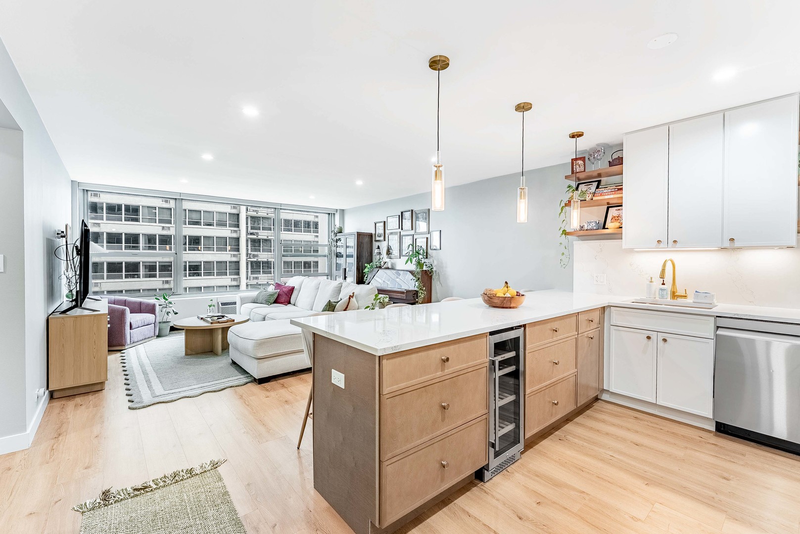 3600 N Lake Shore Drive 907 Property Photo 6