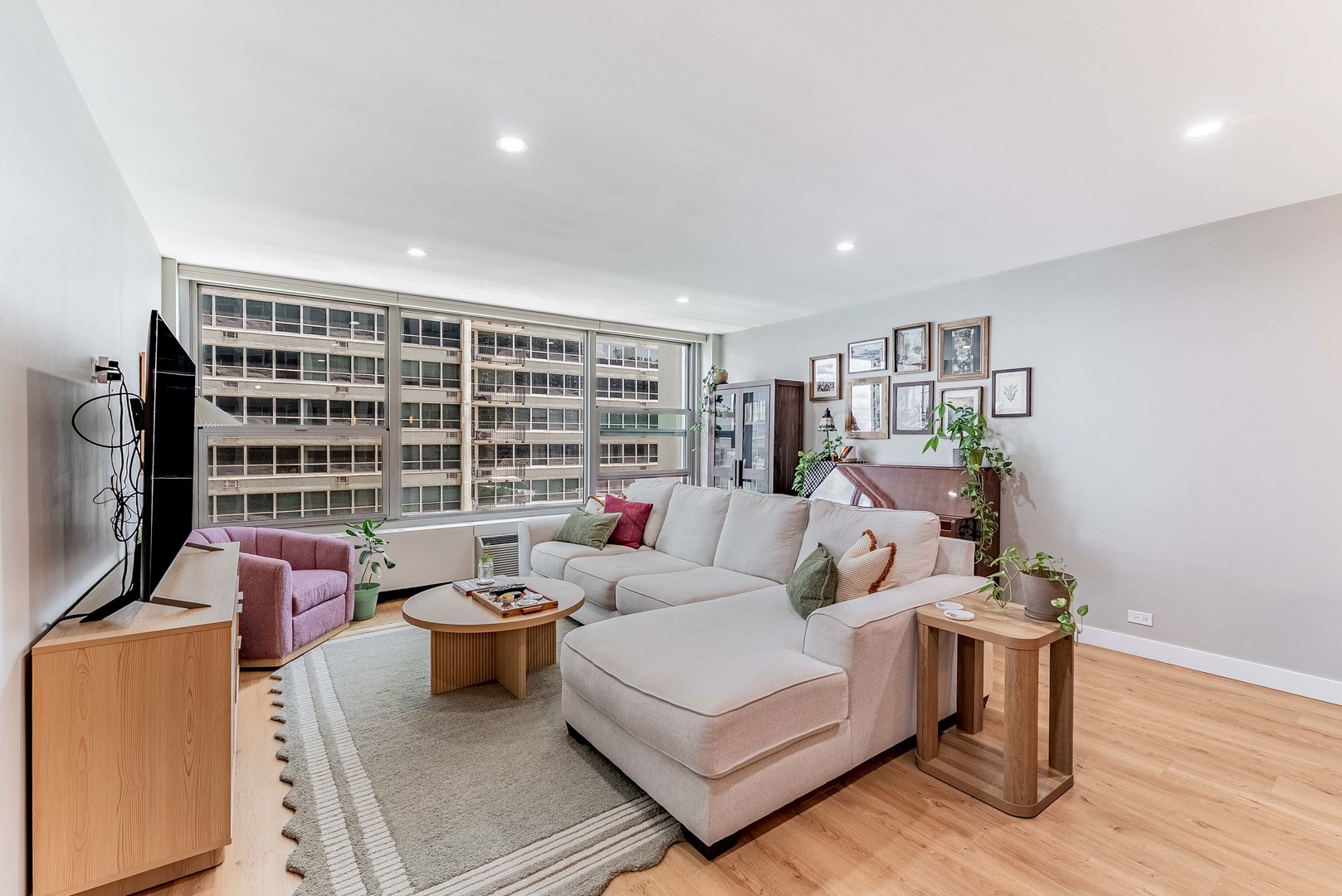 3600 N Lake Shore Drive 907 Property Photo 7