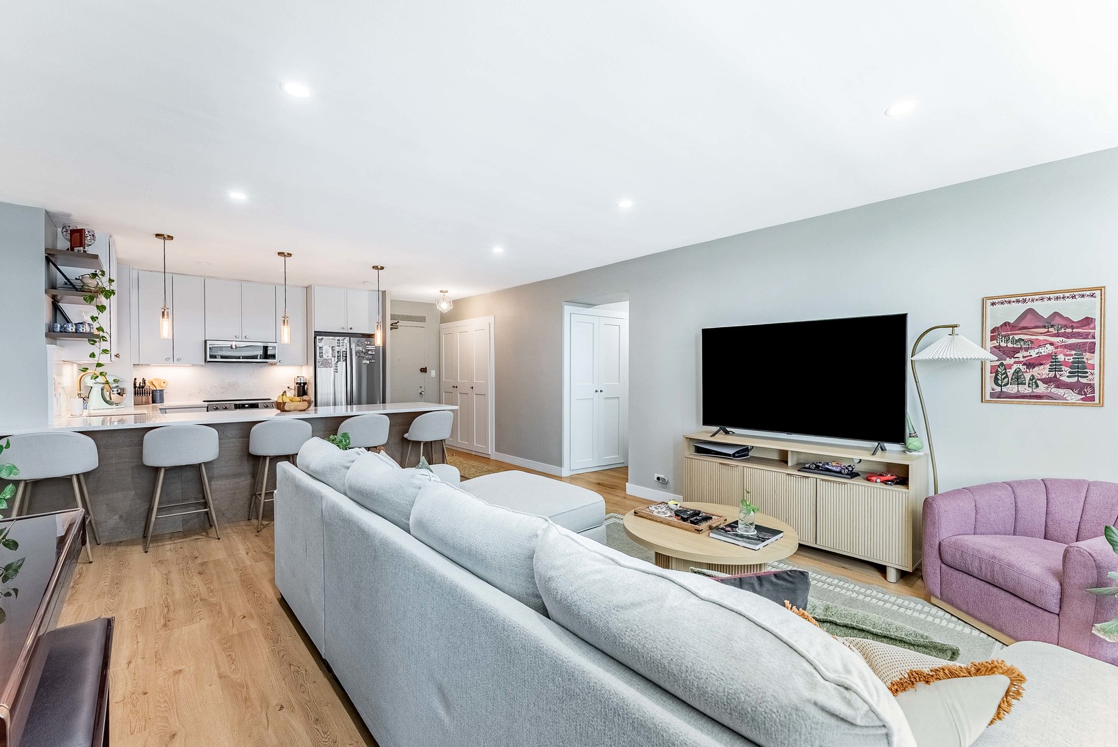 3600 N Lake Shore Drive 907 Property Photo 8