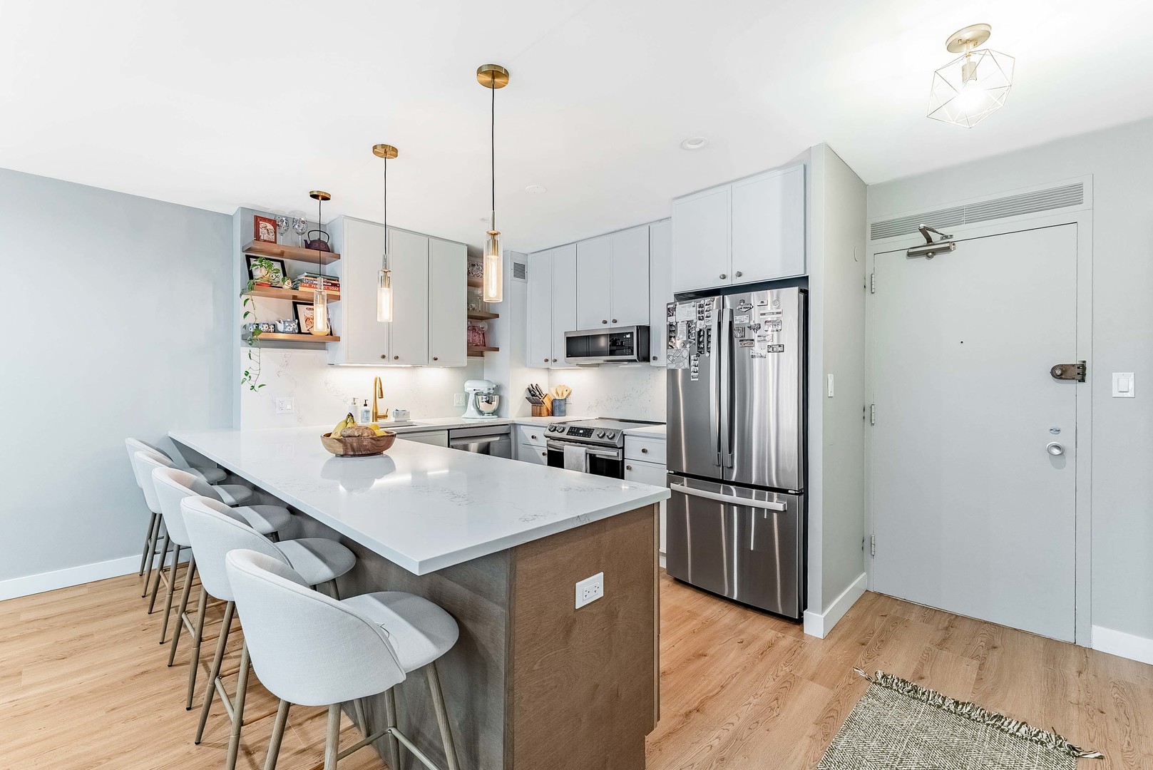 3600 N Lake Shore Drive 907 Property Photo 12