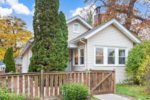 979 Vine Street Property Photo 1