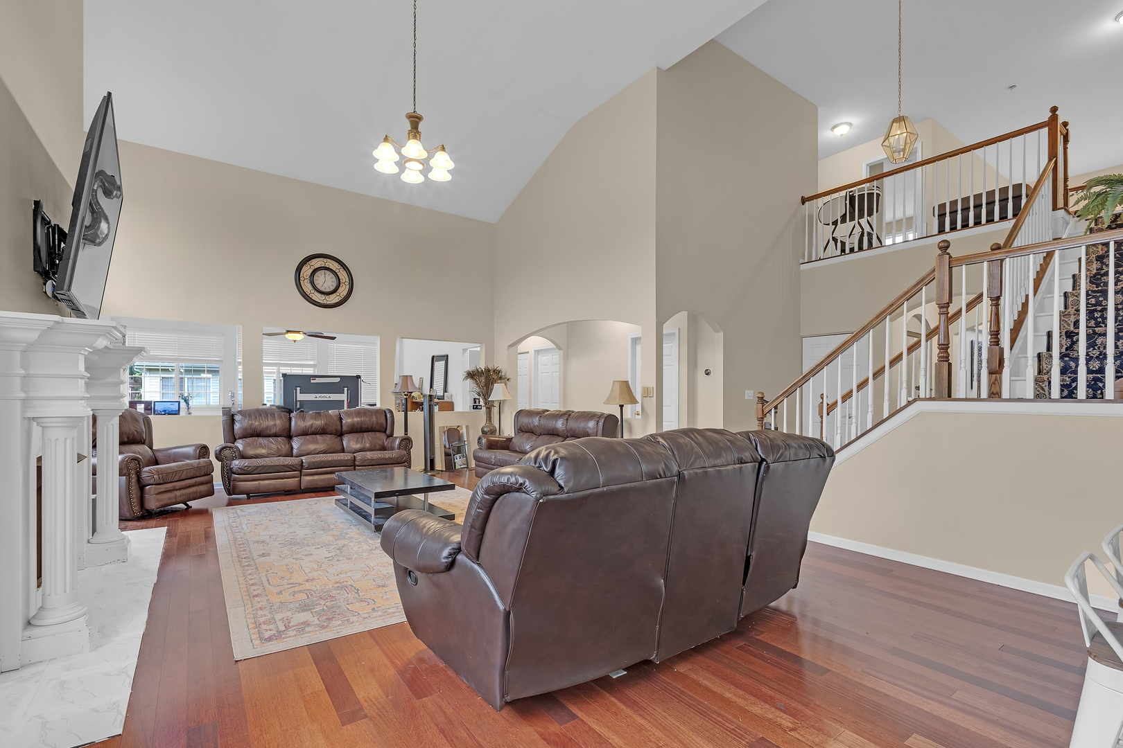 1300 Palisades Drive Property Photo 9
