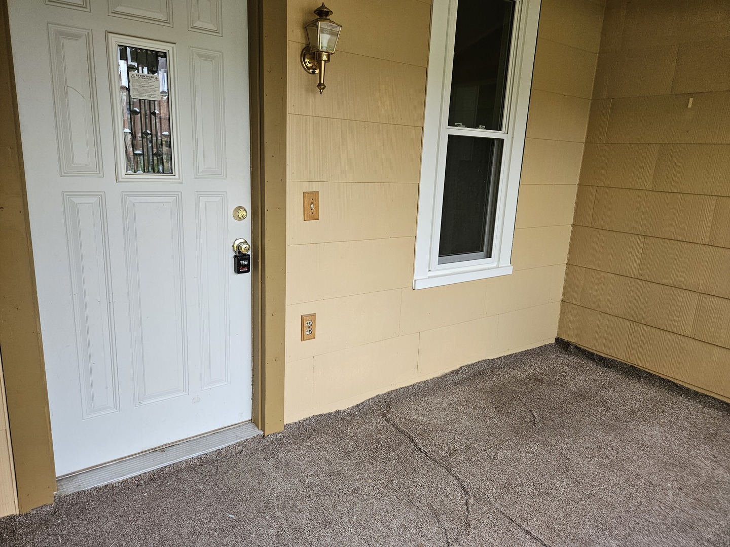 302 E Park Street Property Photo 3