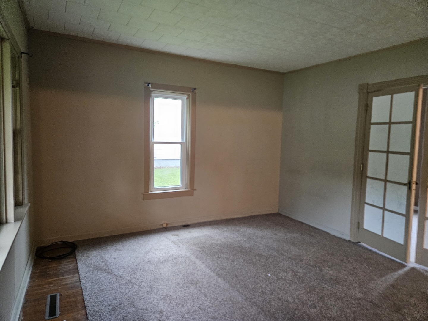 302 E Park Street Property Photo 11