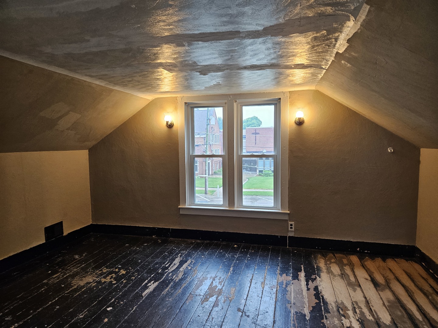 302 E Park Street Property Photo 17