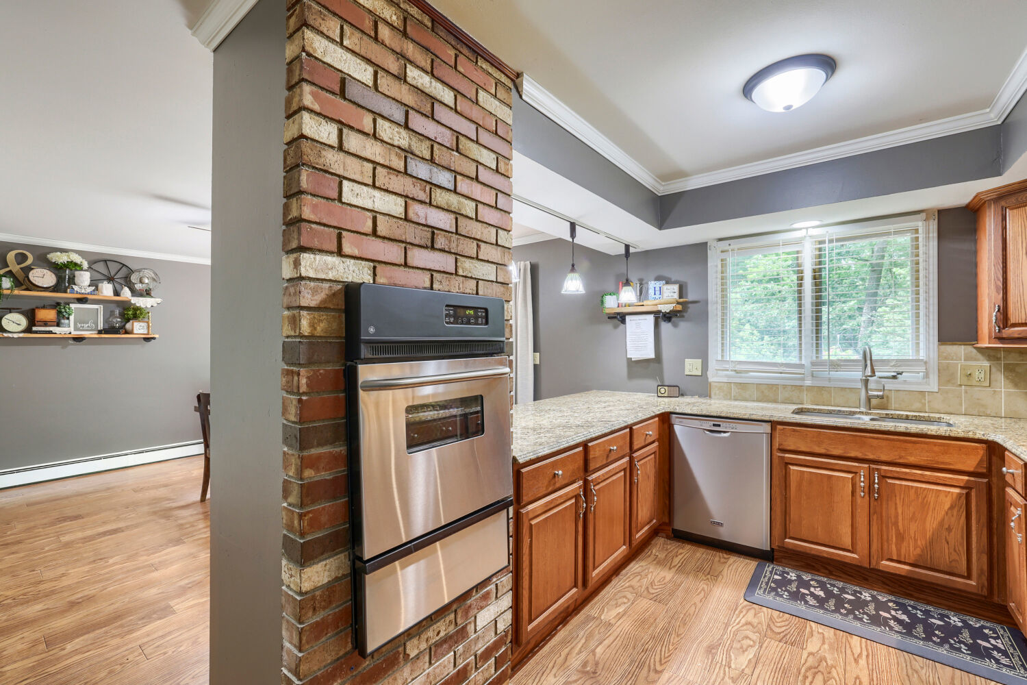 823 Greenwood Avenue Property Photo 8