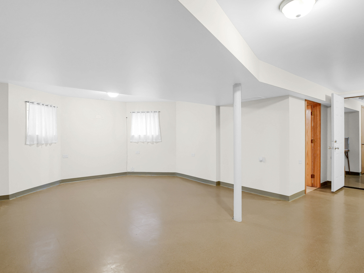 8233 S Langley Avenue G Property Photo 3