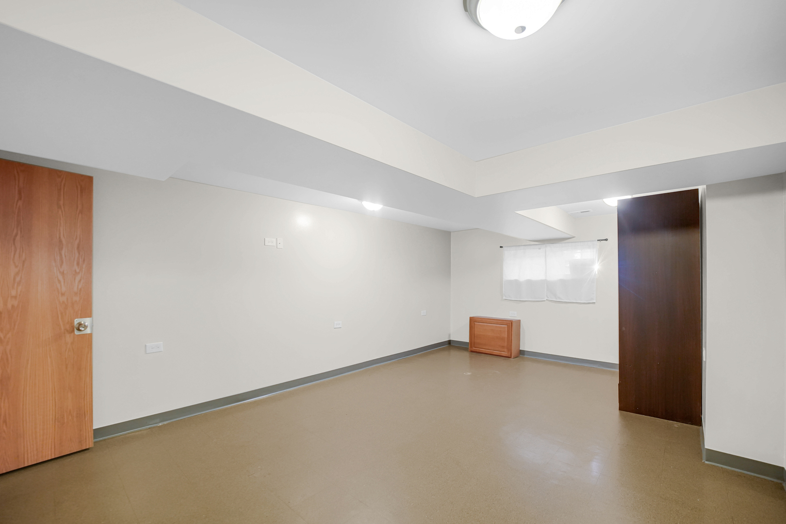 8233 S Langley Avenue G Property Photo 6