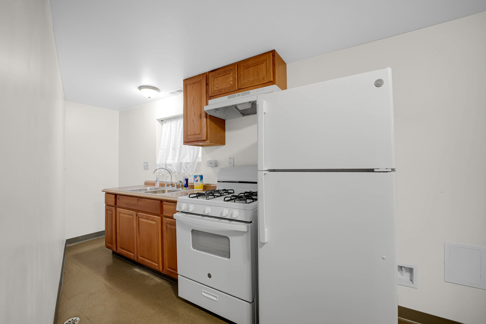 8233 S Langley Avenue G Property Photo 10