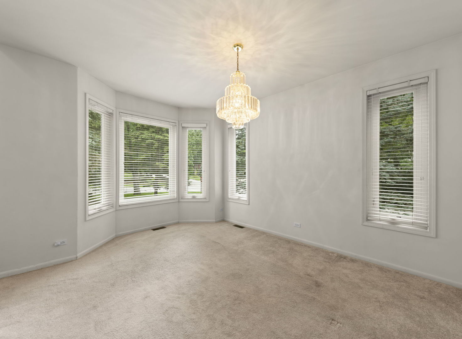 16w374 94th Street Property Photo 5