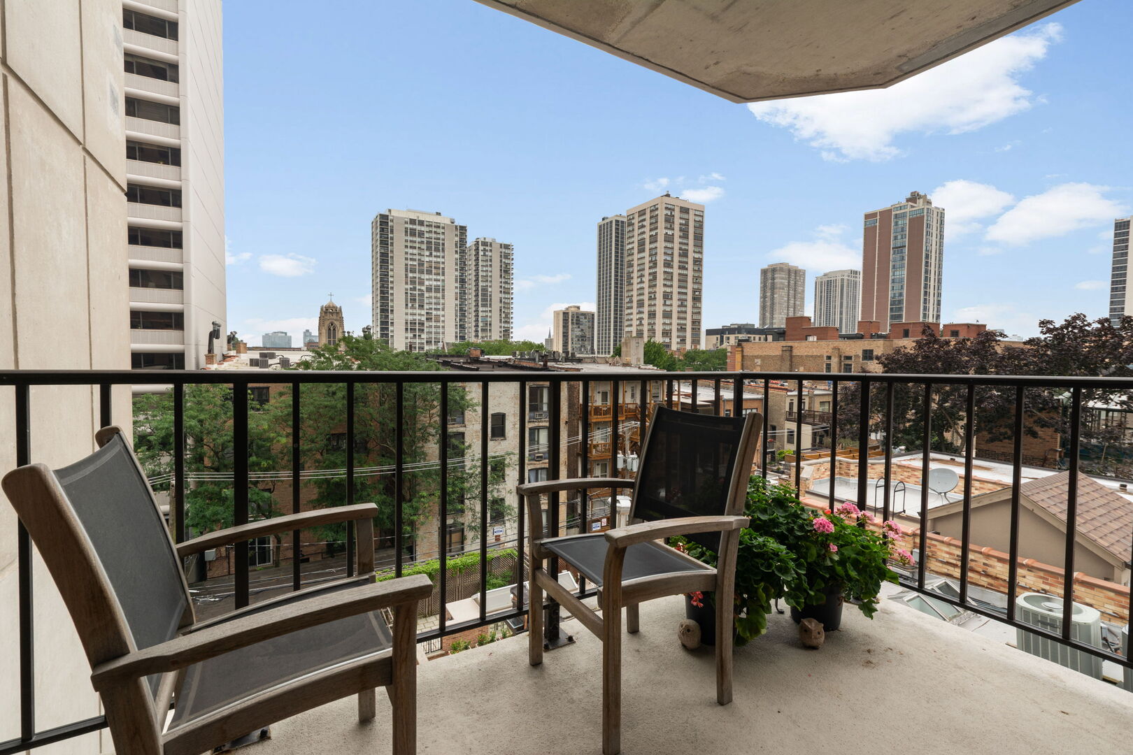 1410 N State Parkway 7a Property Photo 8