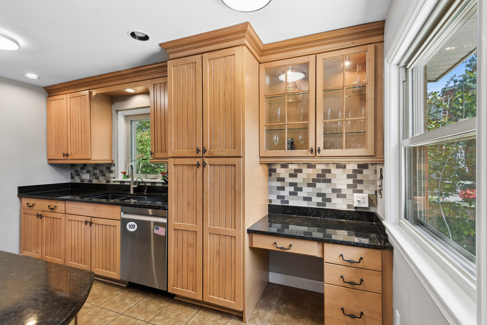 1901 Newton Avenue Property Photo 8