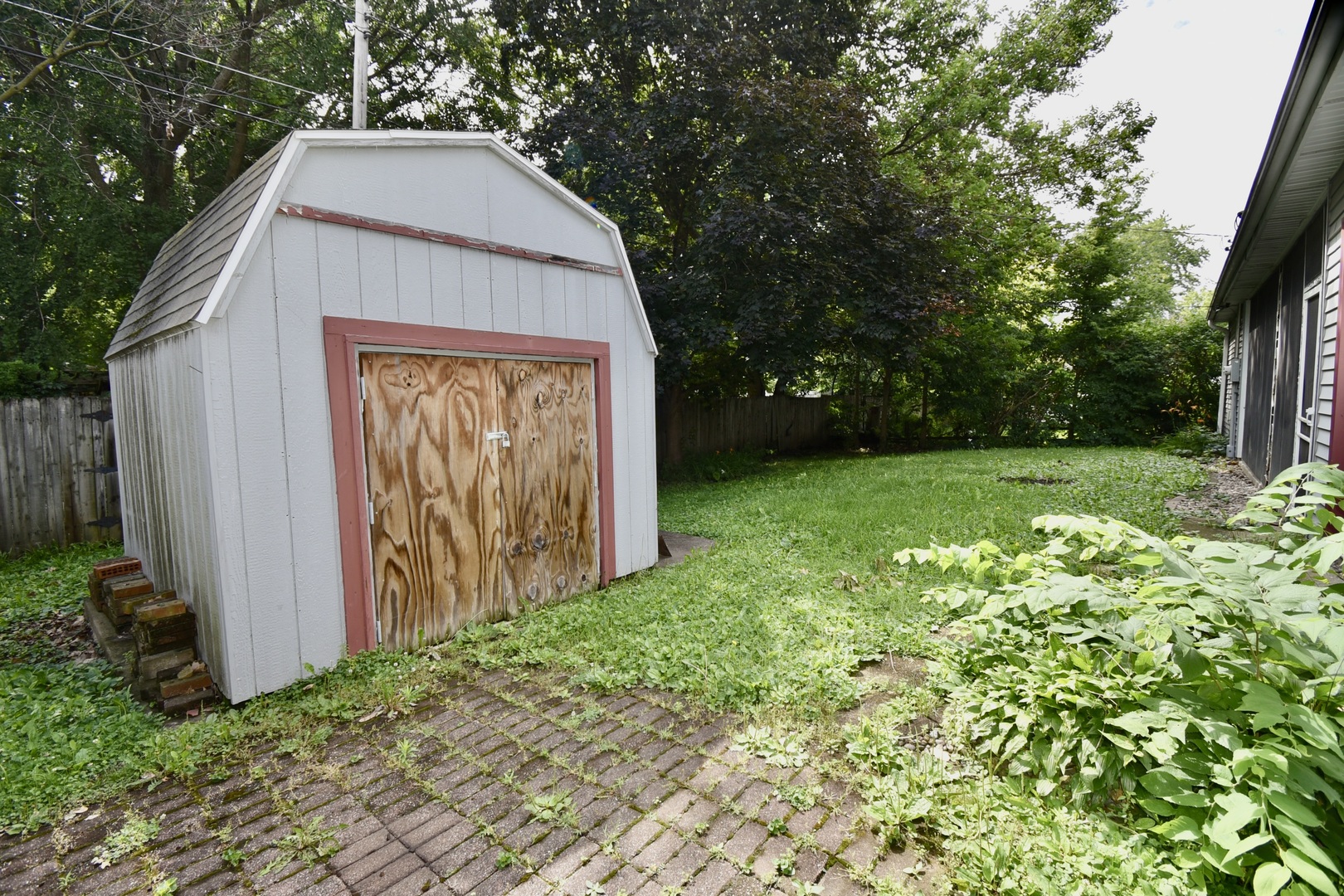 32 University Court Property Photo 3