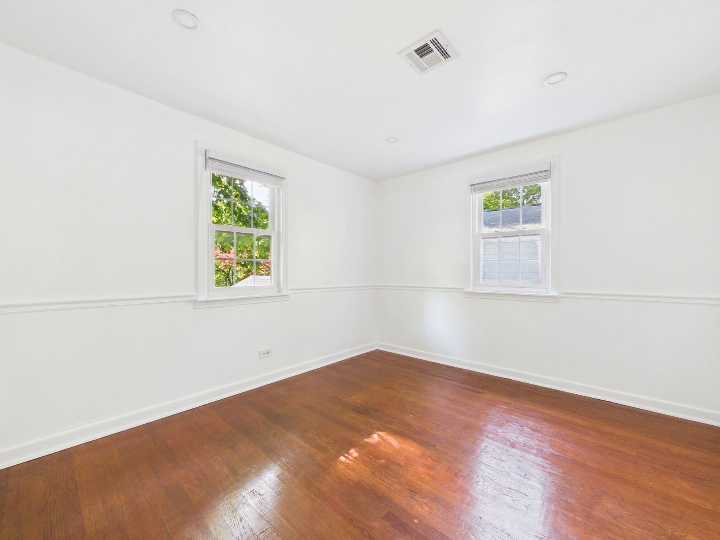 530 S Dryden Place Property Photo 10