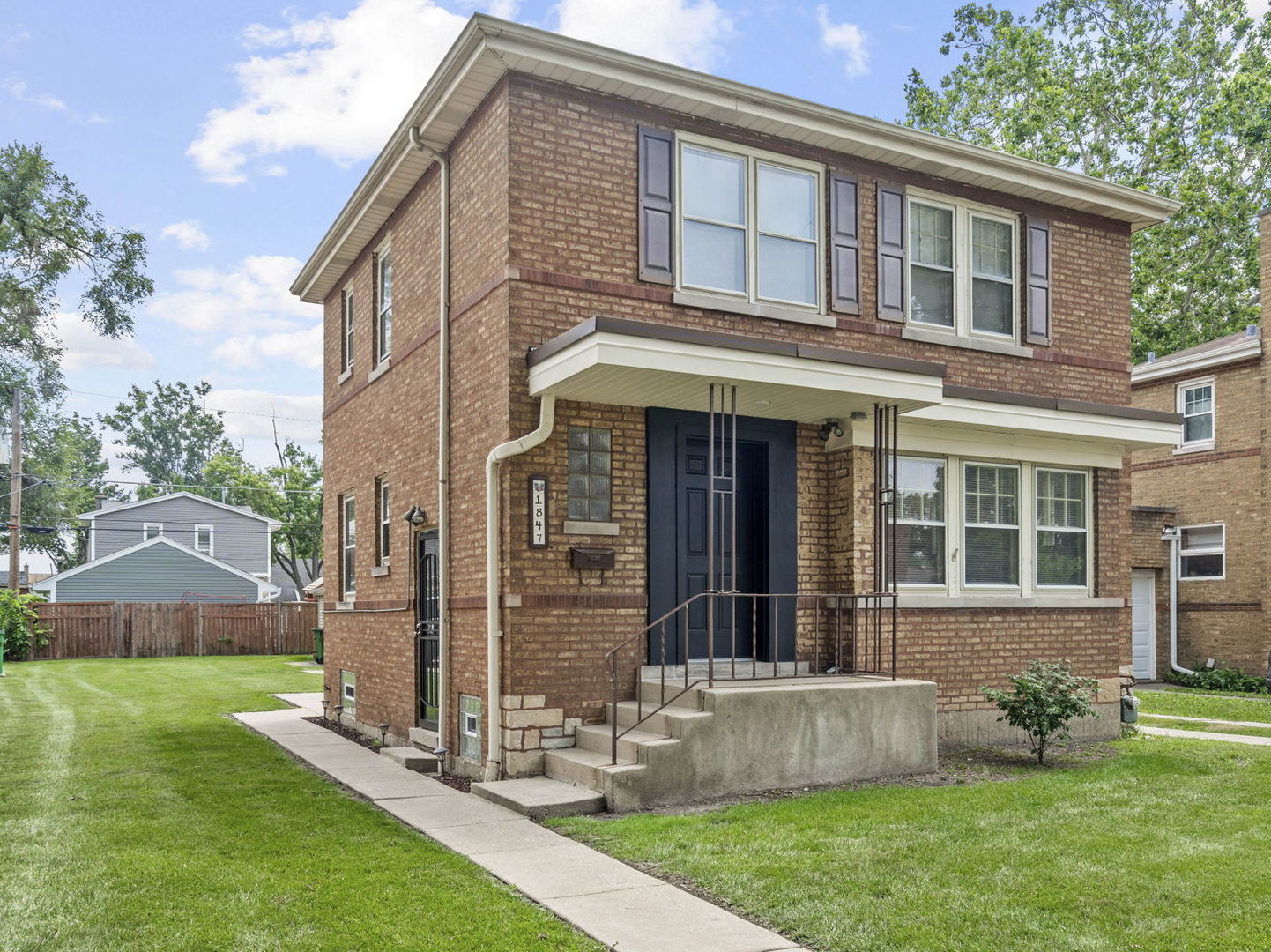 1847 Newcastle Avenue Property Photo 1
