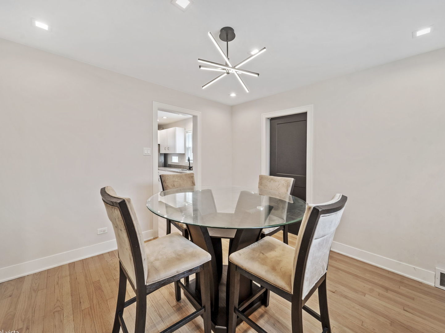 1847 Newcastle Avenue Property Photo 4