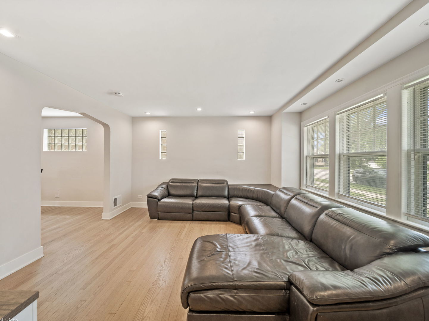 1847 Newcastle Avenue Property Photo 5