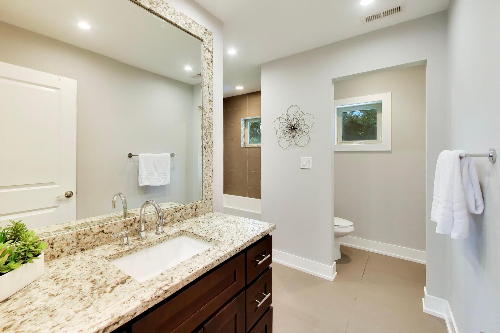 2311 N Arlington Heights Road Property Photo 32