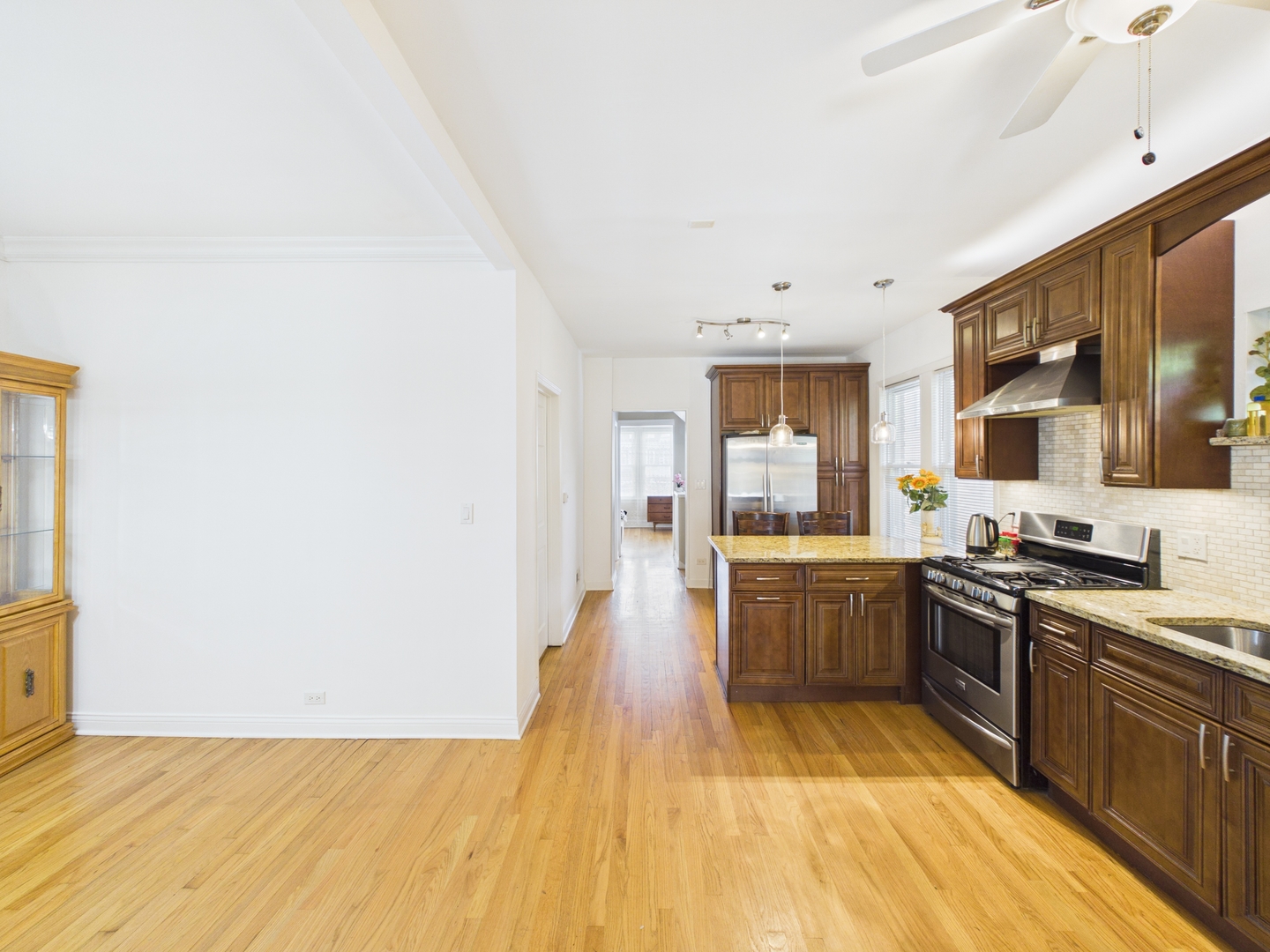 2420 N Thatcher Avenue Property Photo 18
