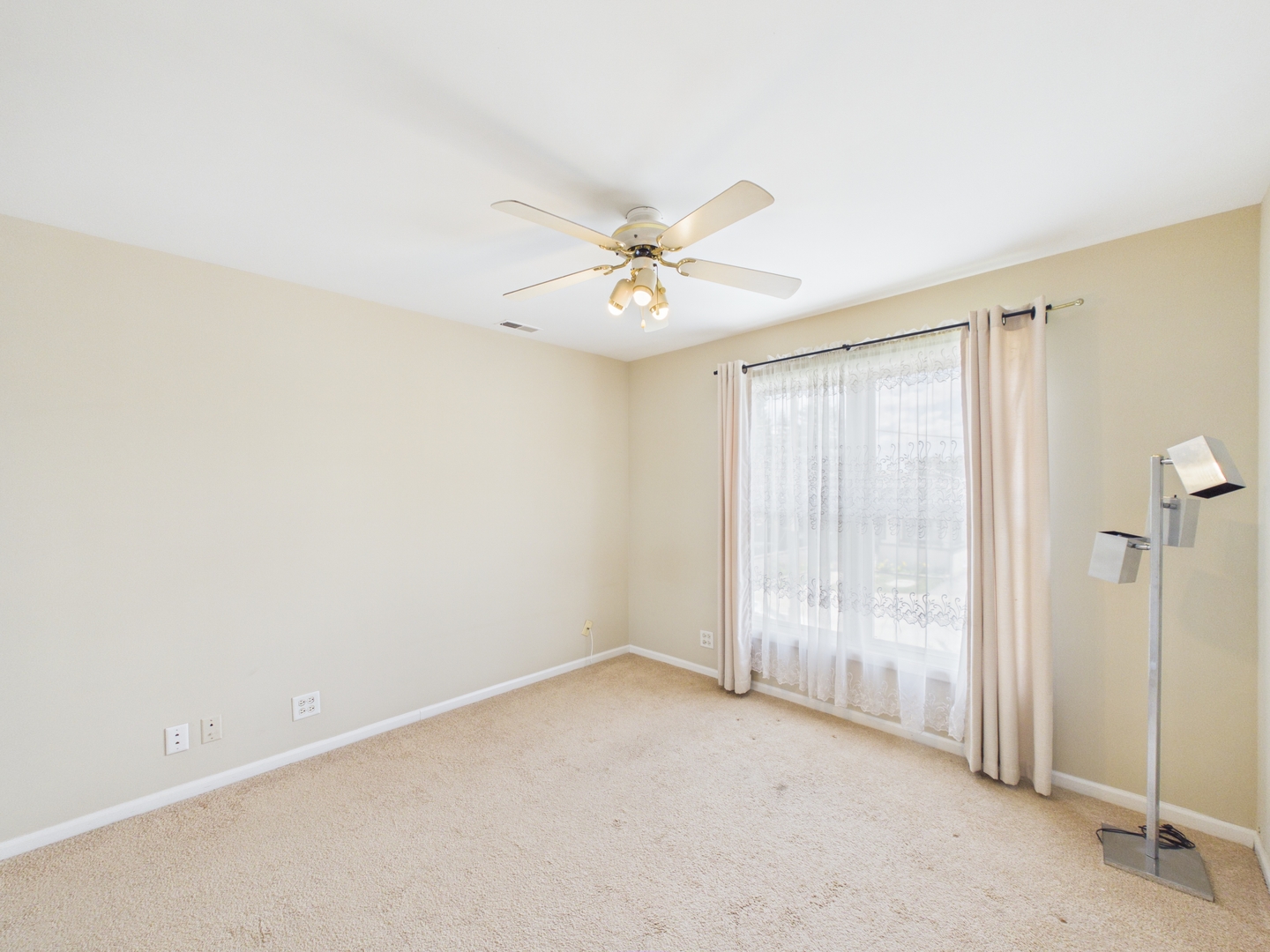 2420 N Thatcher Avenue Property Photo 31