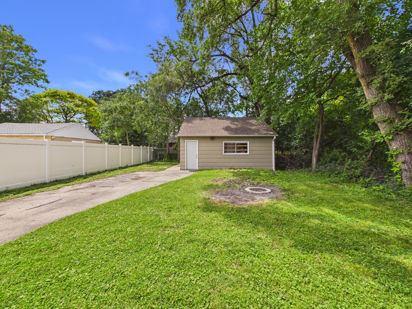 2420 N Thatcher Avenue Property Photo 65