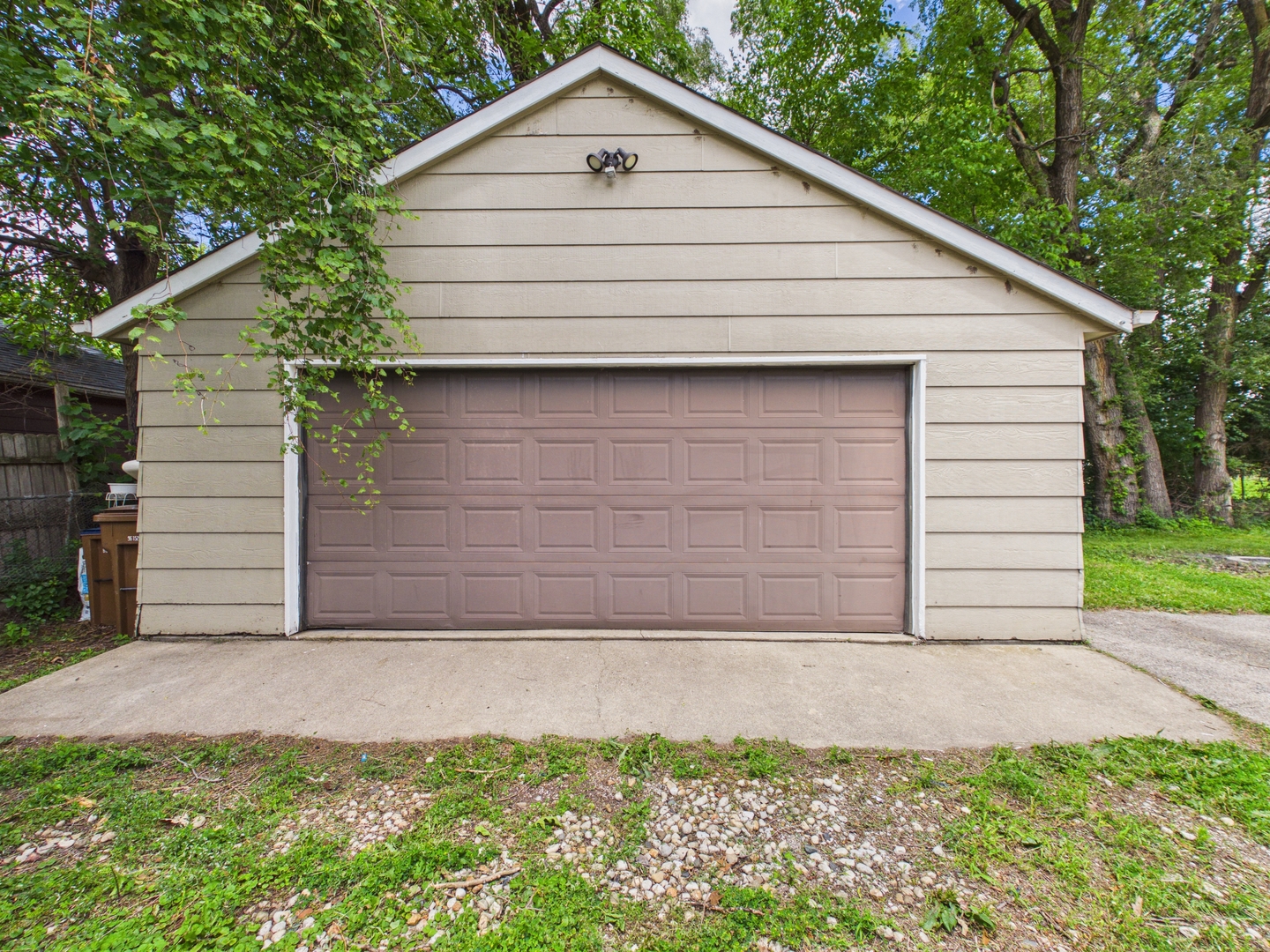 2420 N Thatcher Avenue Property Photo 71