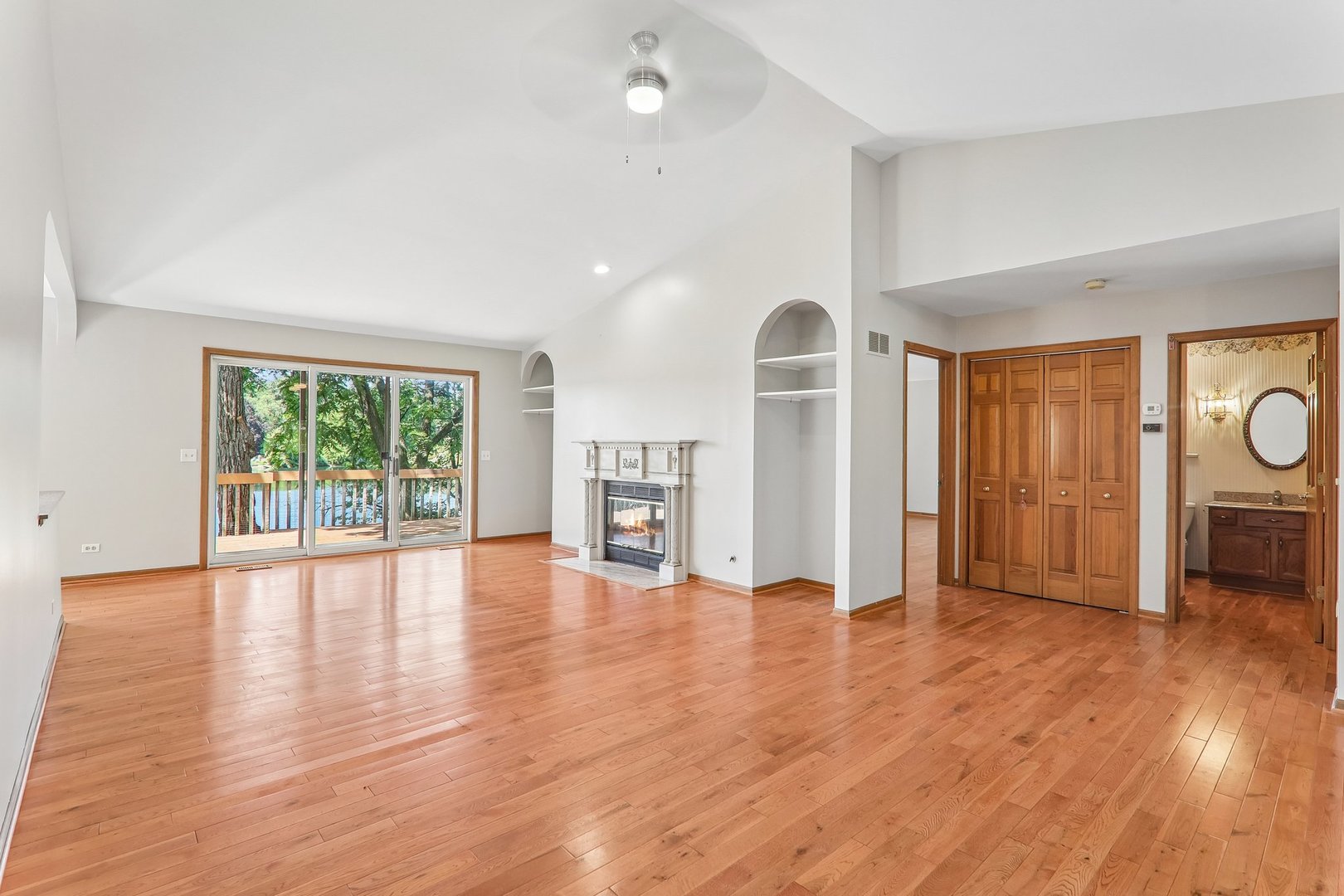 200 N Shore Drive Property Photo 2