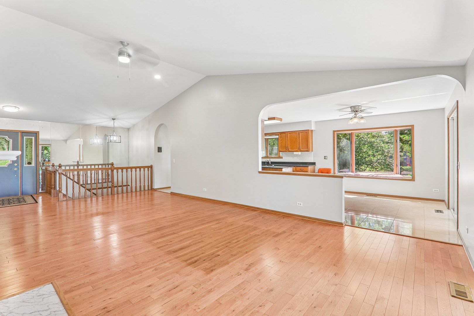 200 N Shore Drive Property Photo 4