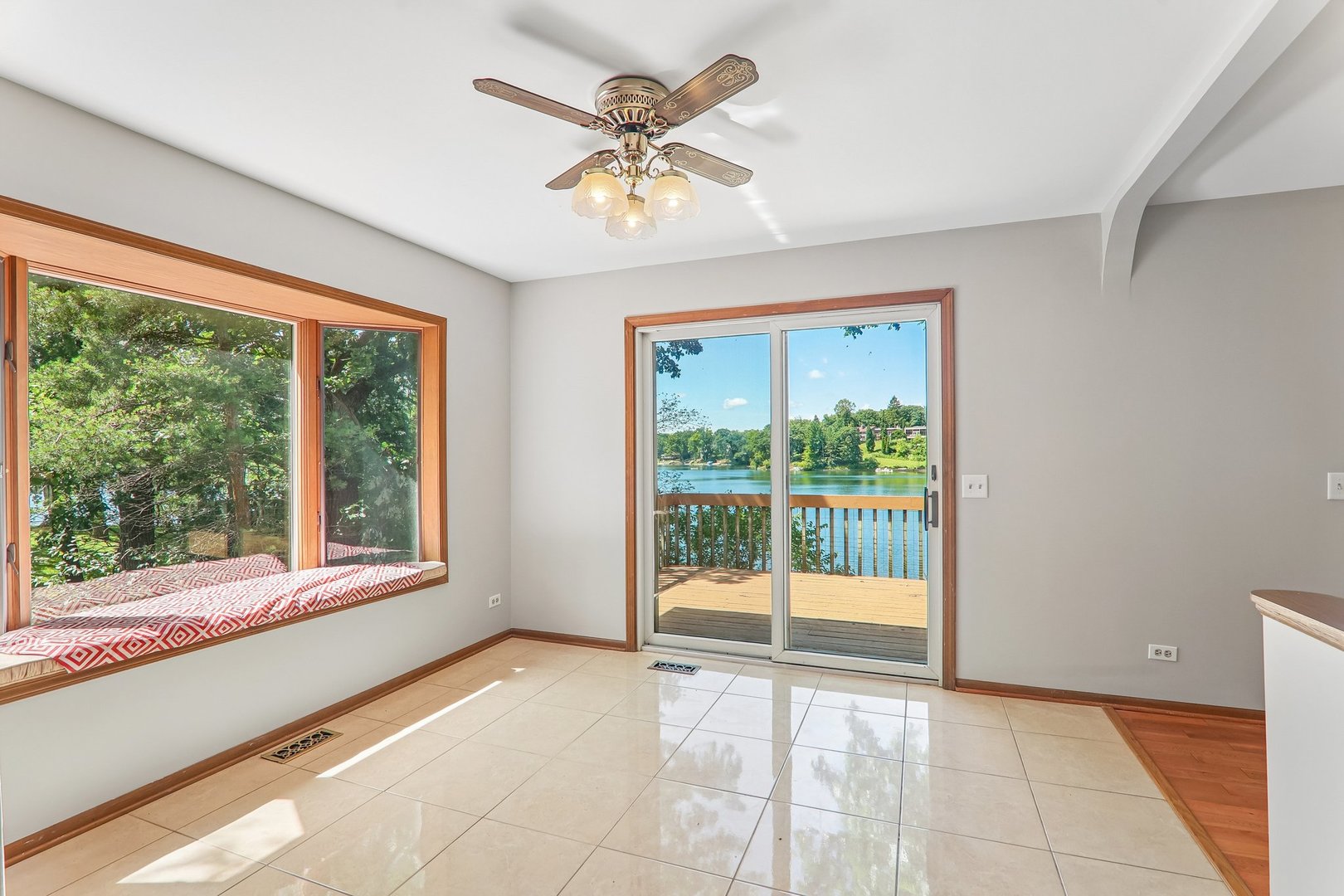 200 N Shore Drive Property Photo 7